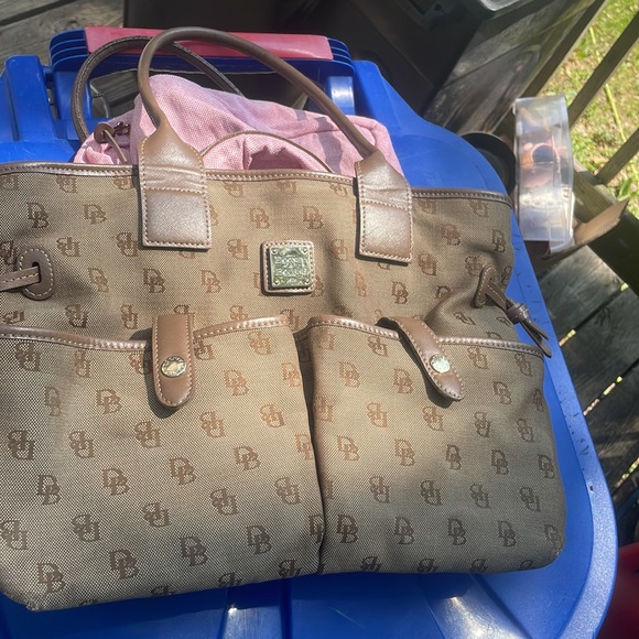 Dooney & Bourke 1975 taupe brown pink interior 16”/12” strap down 11” - Picture 4 of 17